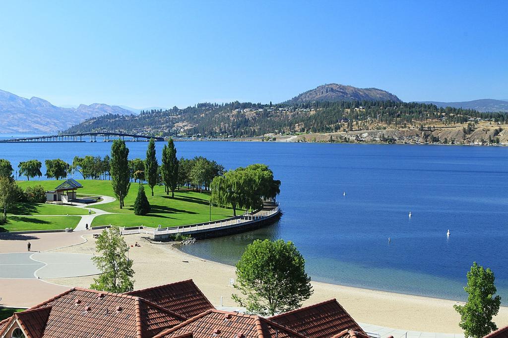 Sunset Waterfront Resort By Kelownacondorentals Eksteriør billede
