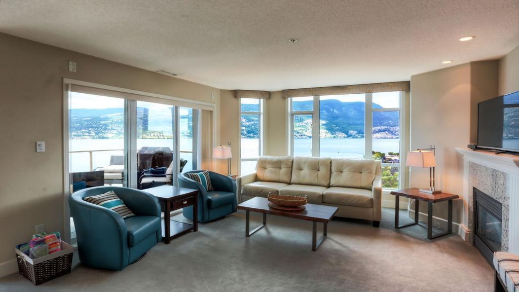 Sunset Waterfront Resort By Kelownacondorentals Eksteriør billede