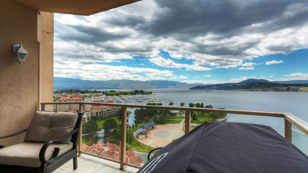 Sunset Waterfront Resort By Kelownacondorentals Eksteriør billede