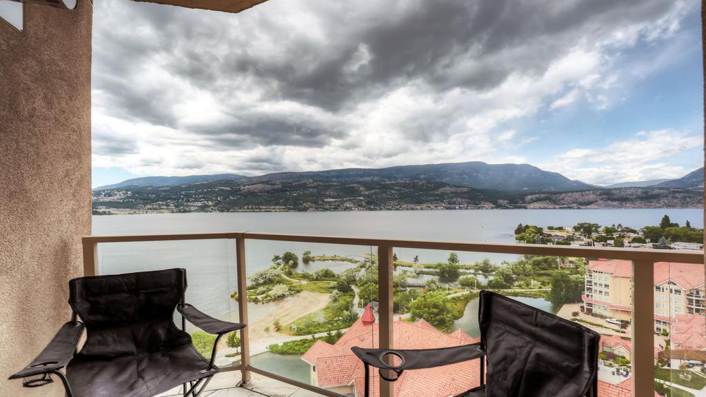 Sunset Waterfront Resort By Kelownacondorentals Eksteriør billede
