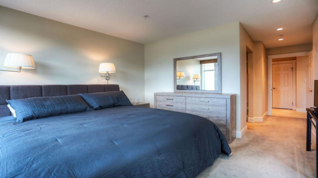 Sunset Waterfront Resort By Kelownacondorentals Eksteriør billede