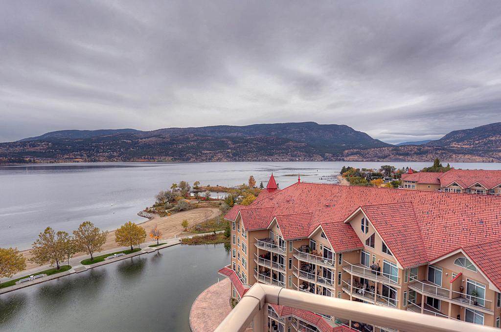 Sunset Waterfront Resort By Kelownacondorentals Eksteriør billede