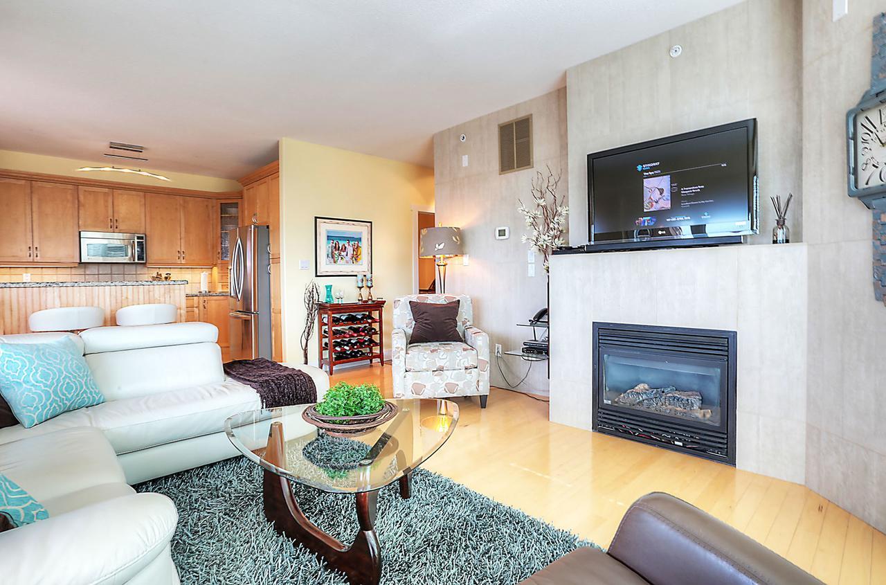Sunset Waterfront Resort By Kelownacondorentals Eksteriør billede