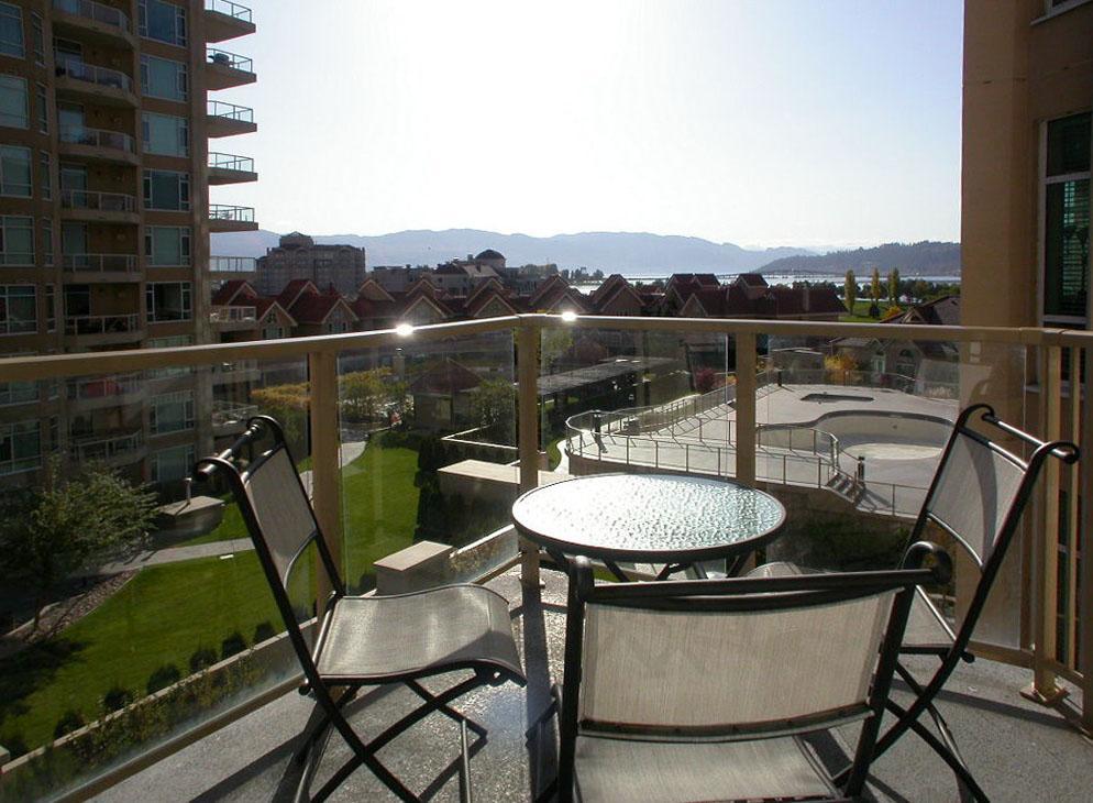 Sunset Waterfront Resort By Kelownacondorentals Eksteriør billede