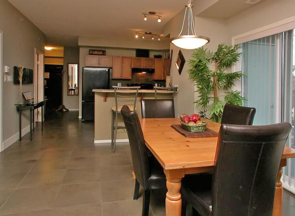 Sunset Waterfront Resort By Kelownacondorentals Eksteriør billede